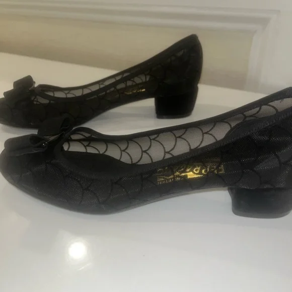 Ferragamo vara mesh bow pump size 7 1/2 nwt - Picture 9 of 16
